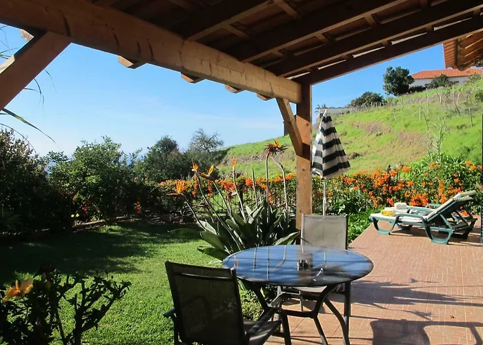 Blooming Botanic Feriehus Estreito Da Calheta
